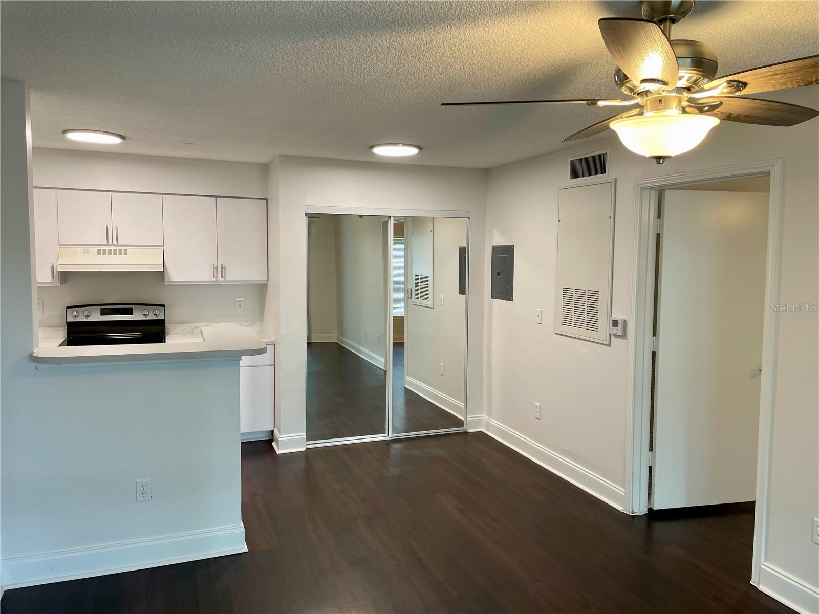 Image 2 of 12 For 2521 Grassy Point Drive 101