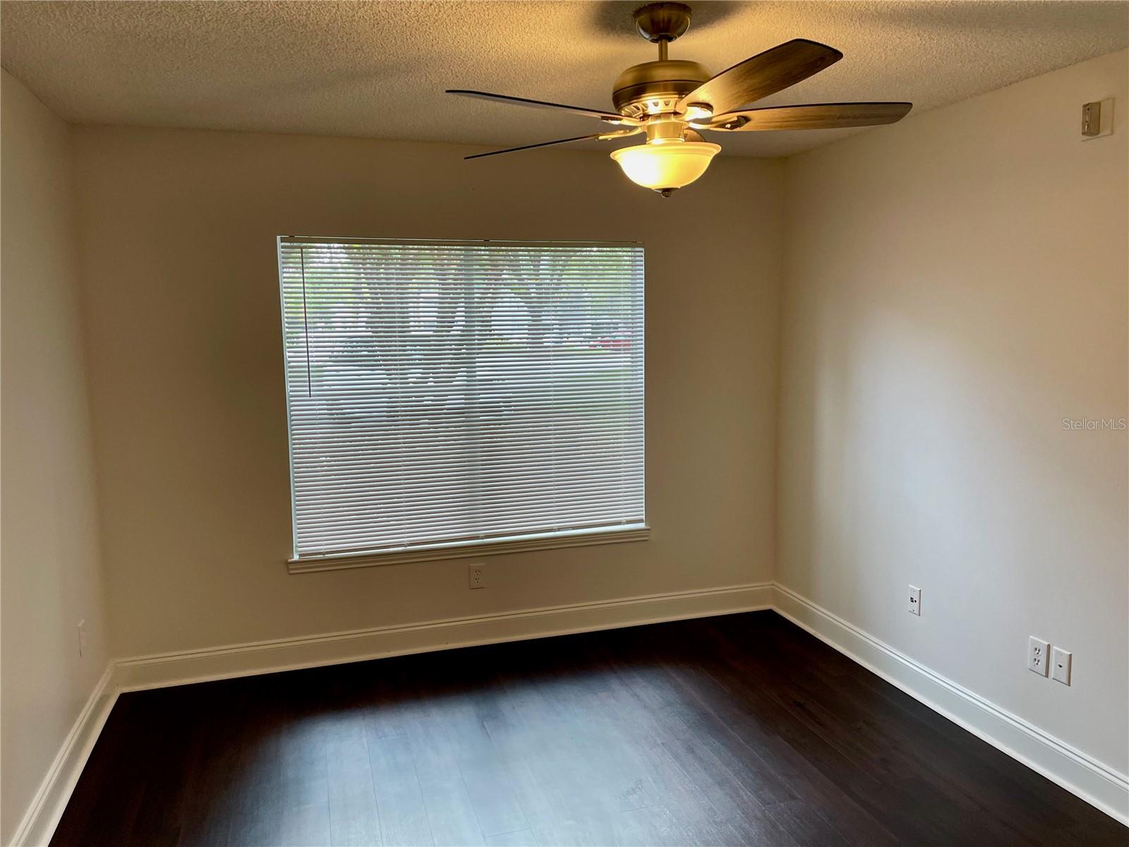 Image 7 of 12 For 2521 Grassy Point Drive 101