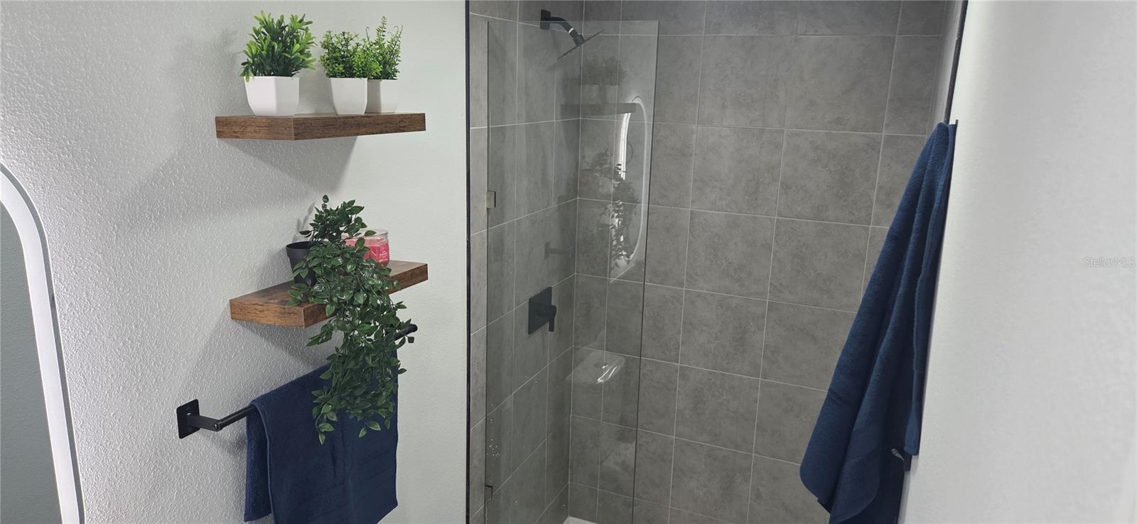 Image 27 of 79 For 1152 9th Street