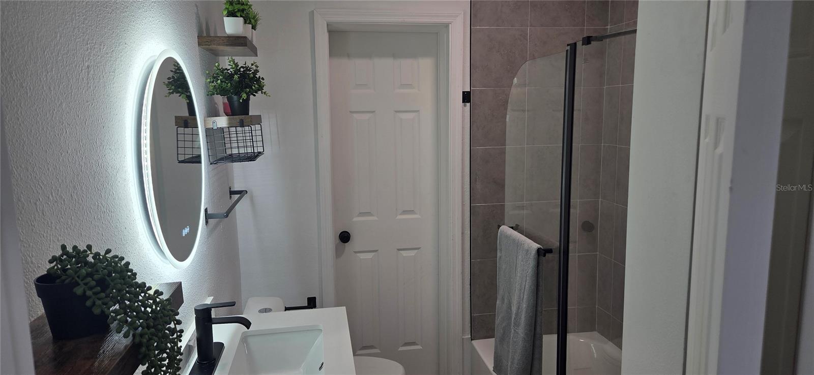 Image 30 of 79 For 1152 9th Street