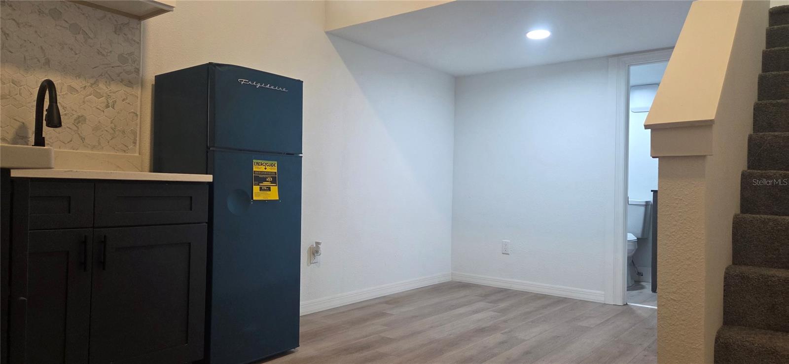 Image 7 of 79 For 1152 9th Street