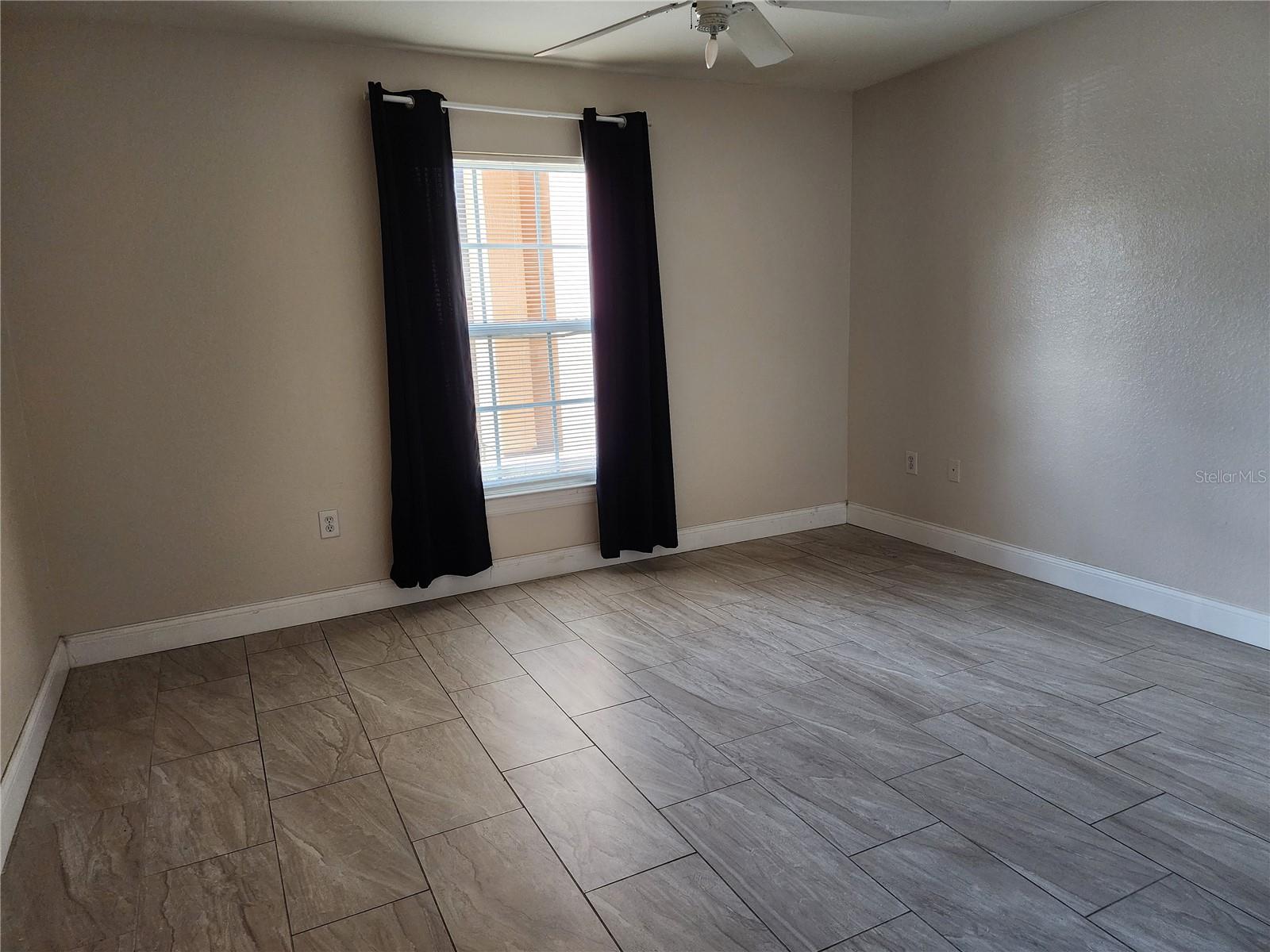 Image 10 of 11 For 5455 Vineland Road 3105