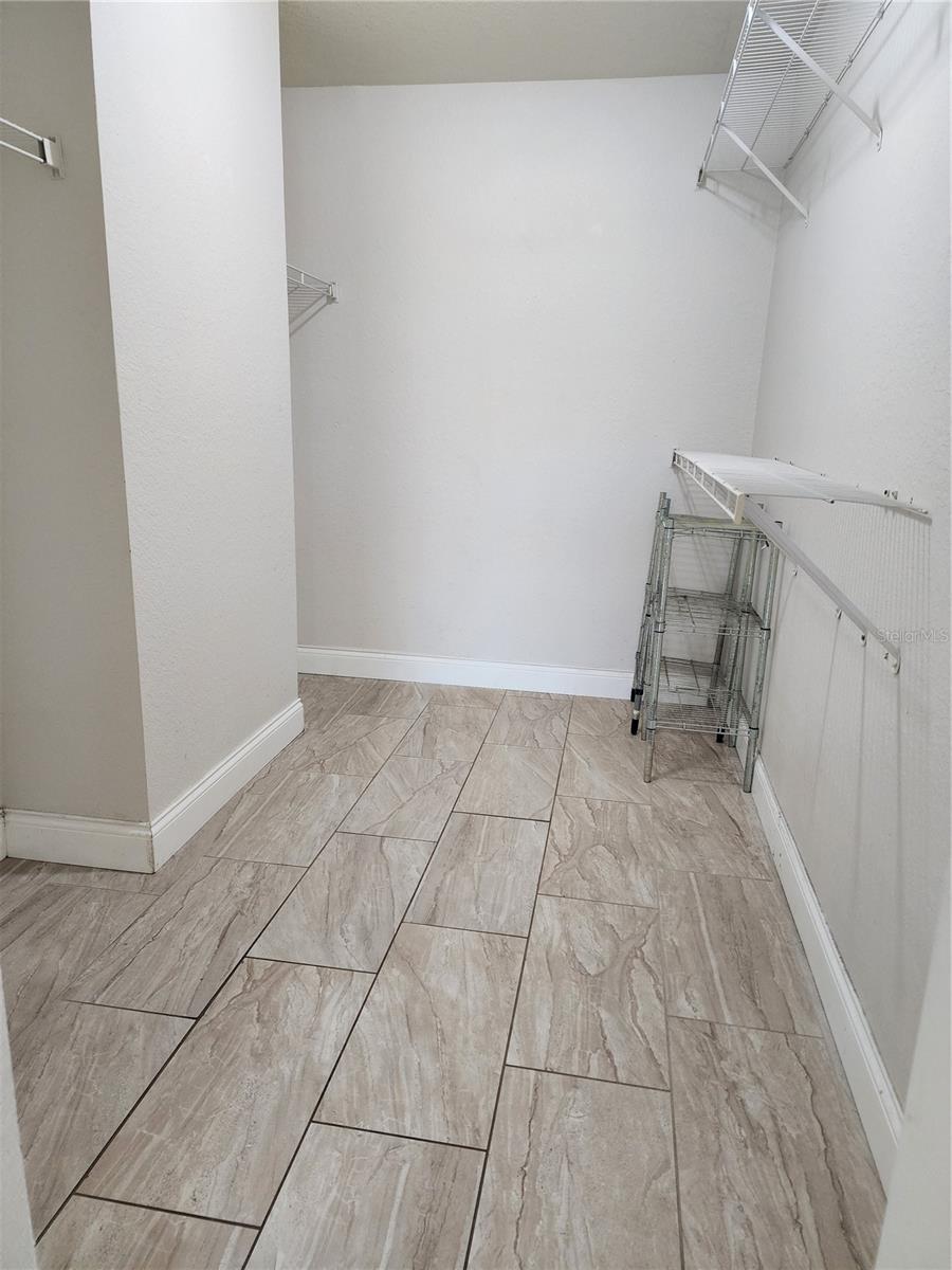 Image 11 of 11 For 5455 Vineland Road 3105