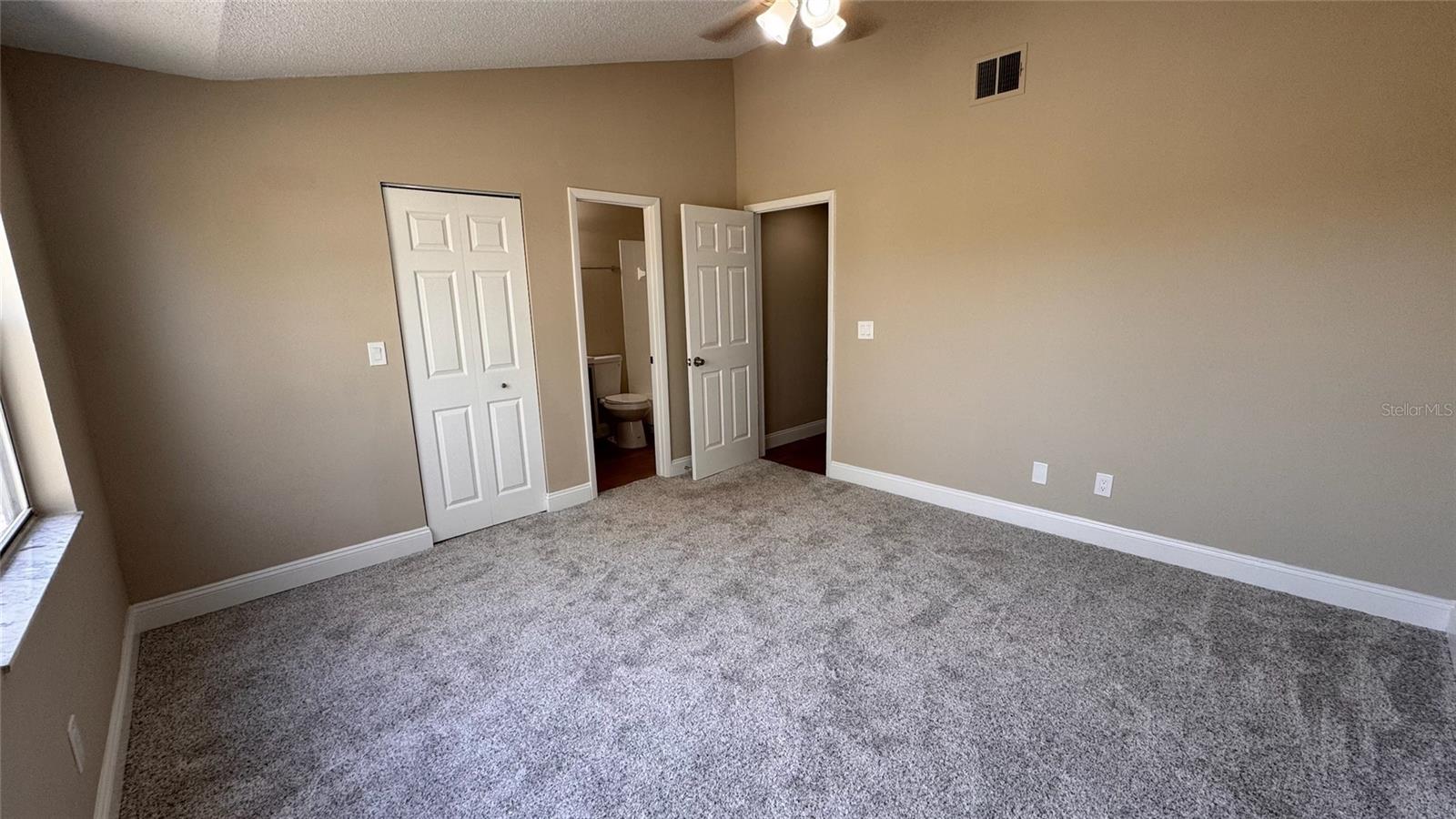 Image 11 of 16 For 2532 Woodgate Boulevard 202