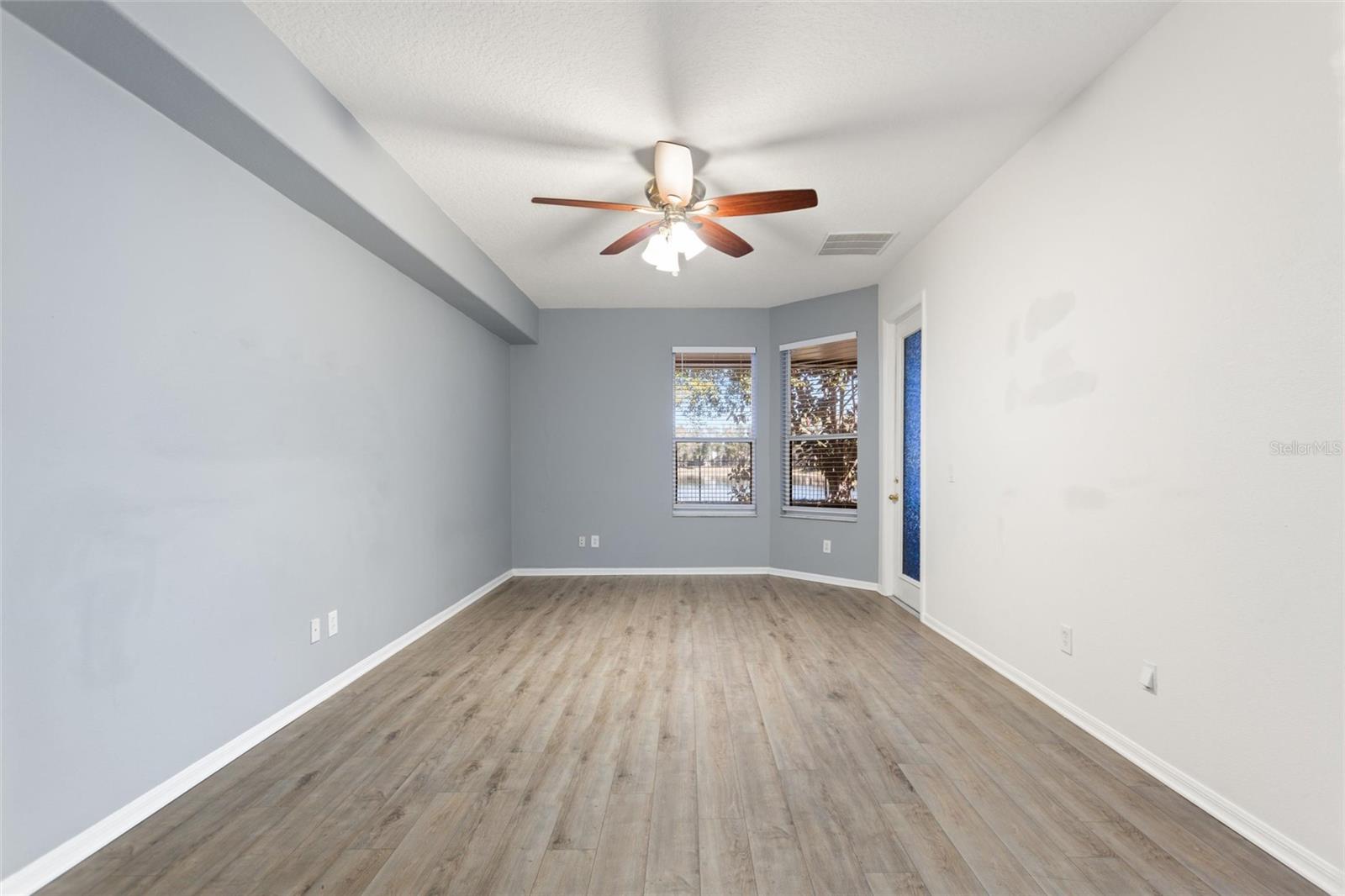 Image 16 of 42 For 9020 Pecky Cypress Way