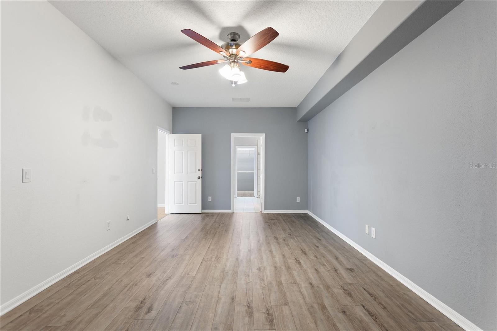 Image 17 of 42 For 9020 Pecky Cypress Way