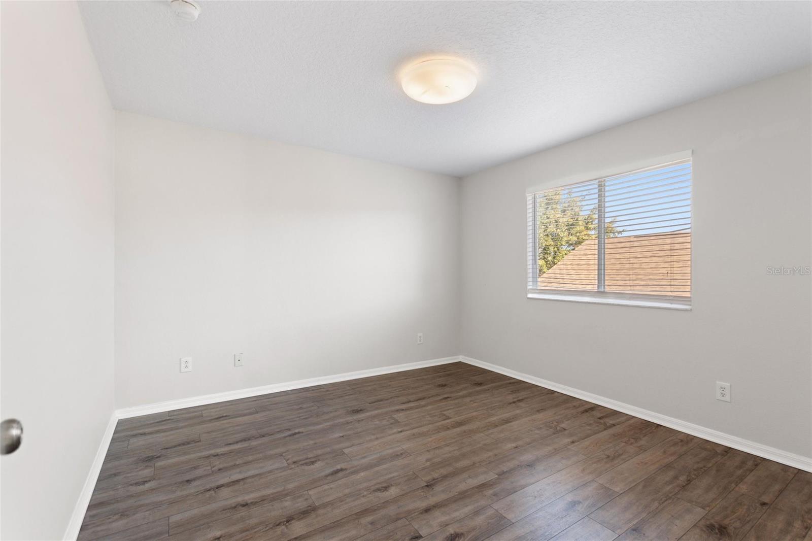 Image 29 of 42 For 9020 Pecky Cypress Way