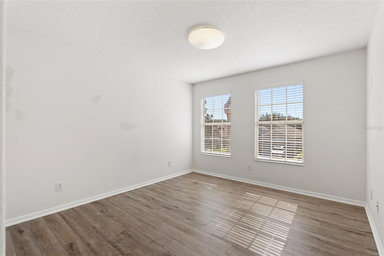 Image 32 of 42 For 9020 Pecky Cypress Way