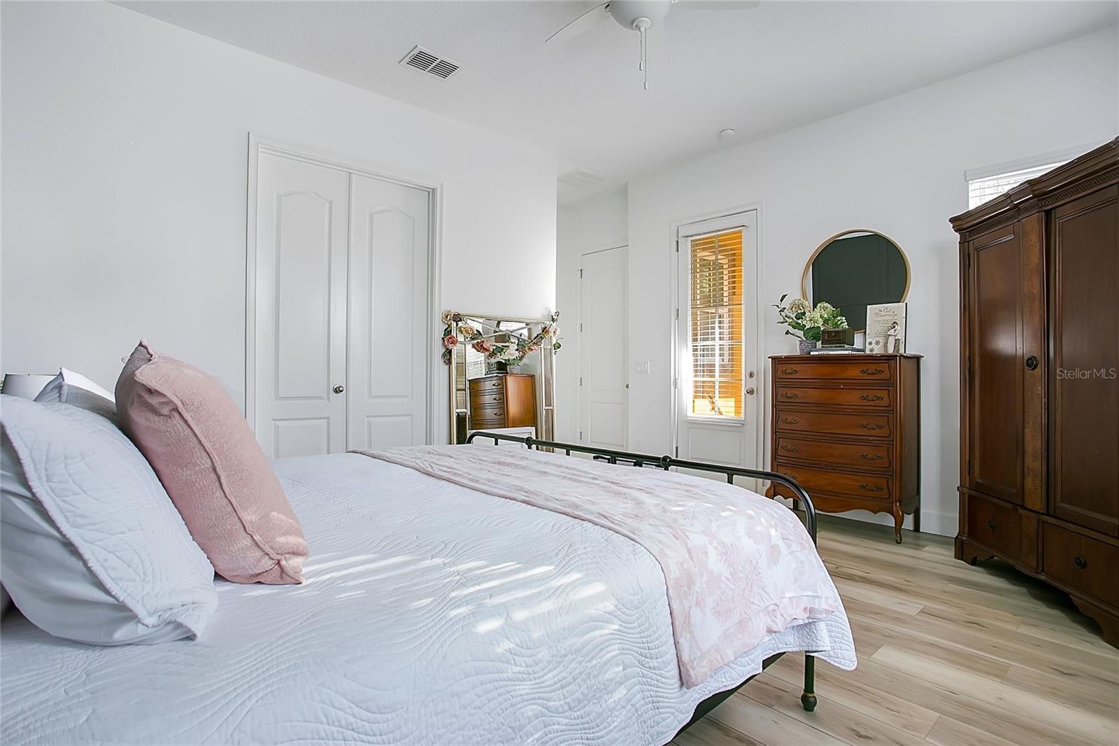 Image 13 of 46 For 13795 Eliot Avenue