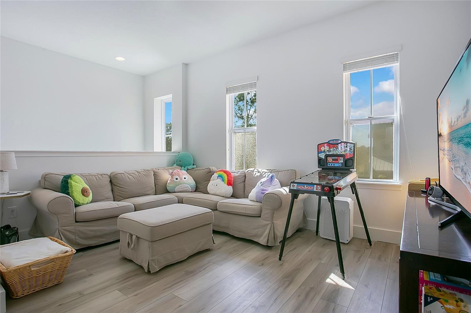 Image 20 of 46 For 13795 Eliot Avenue