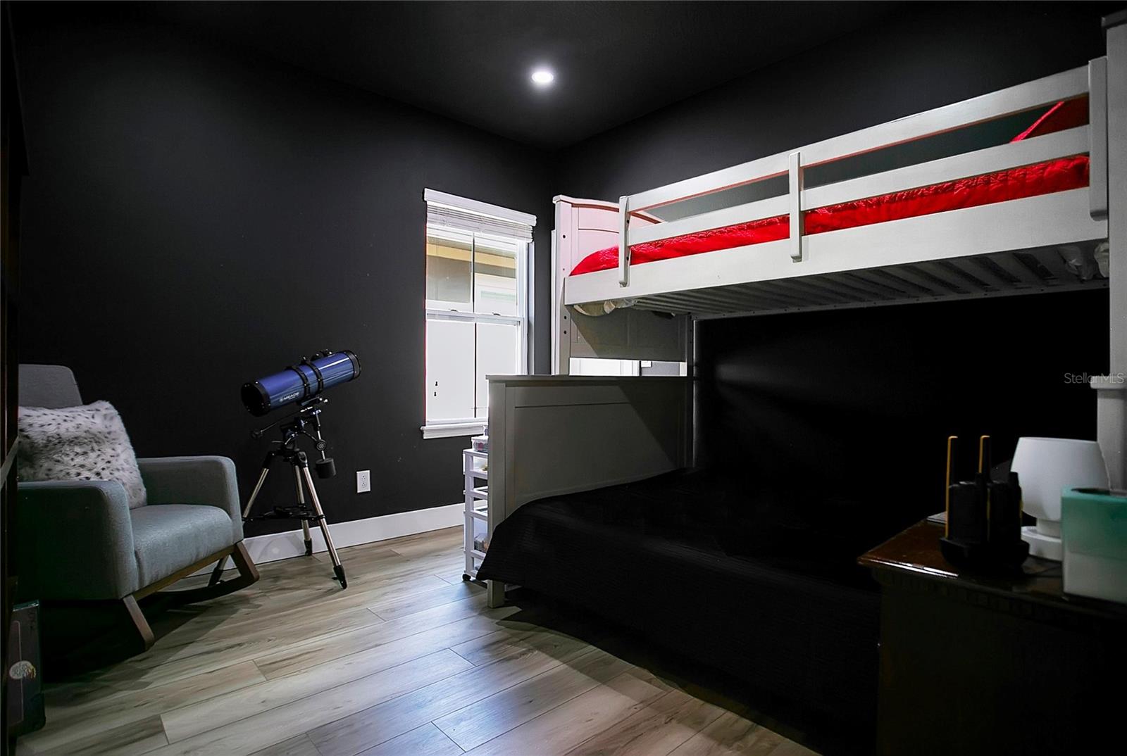 Image 21 of 46 For 13795 Eliot Avenue