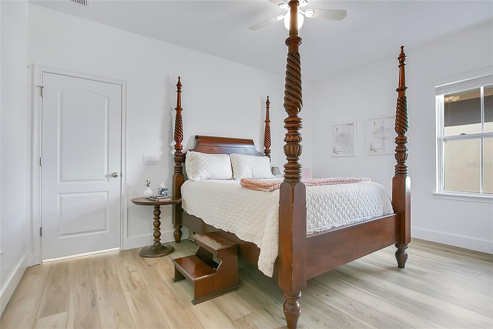 Image 23 of 46 For 13795 Eliot Avenue