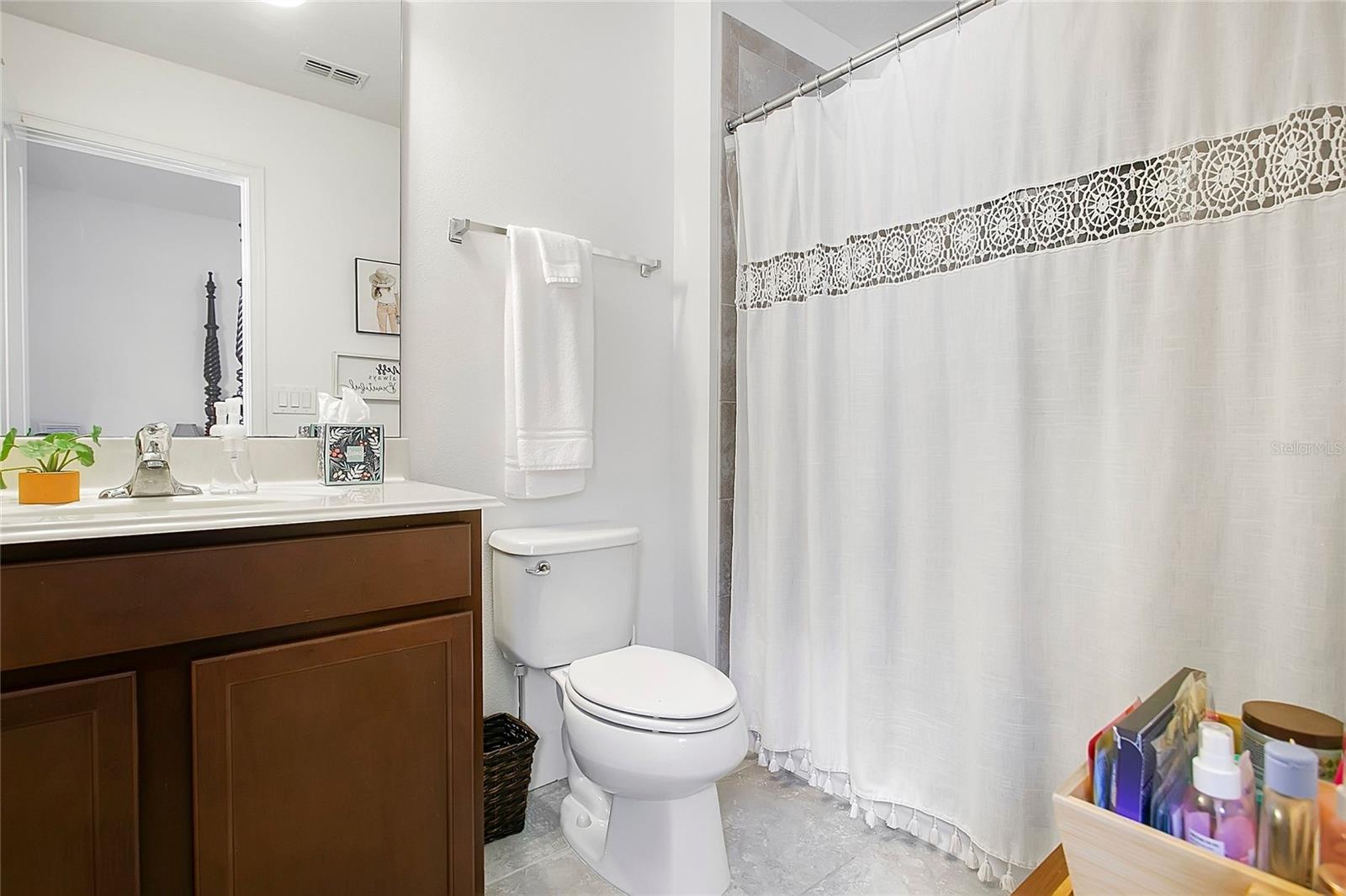 Image 24 of 46 For 13795 Eliot Avenue