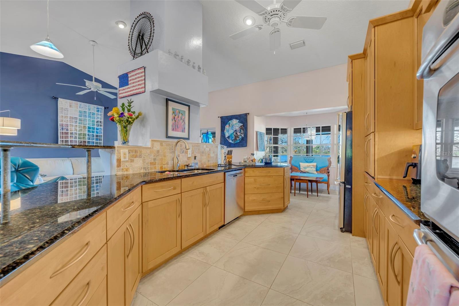 Image 11 of 32 For 703 Meredith Street