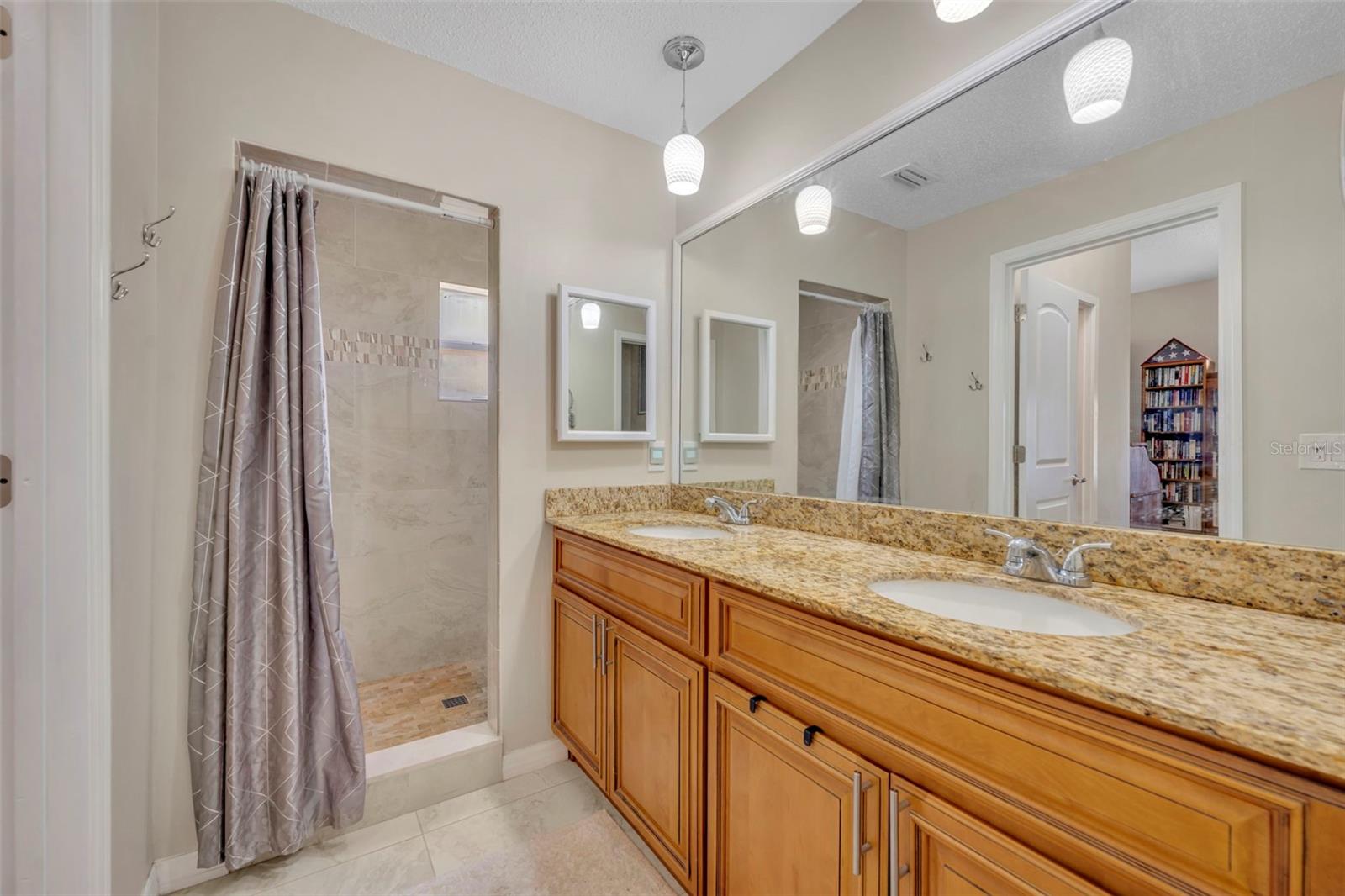 Image 18 of 32 For 703 Meredith Street