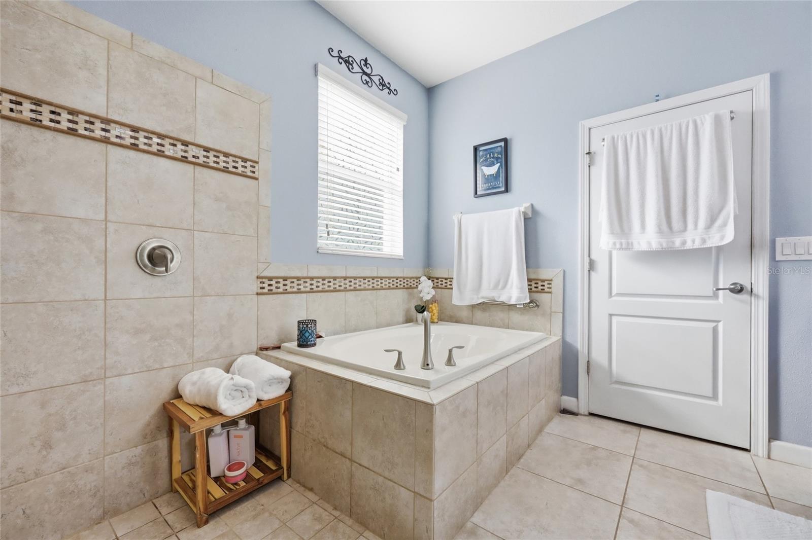 Image 11 of 32 For 4020 Carteret Drive