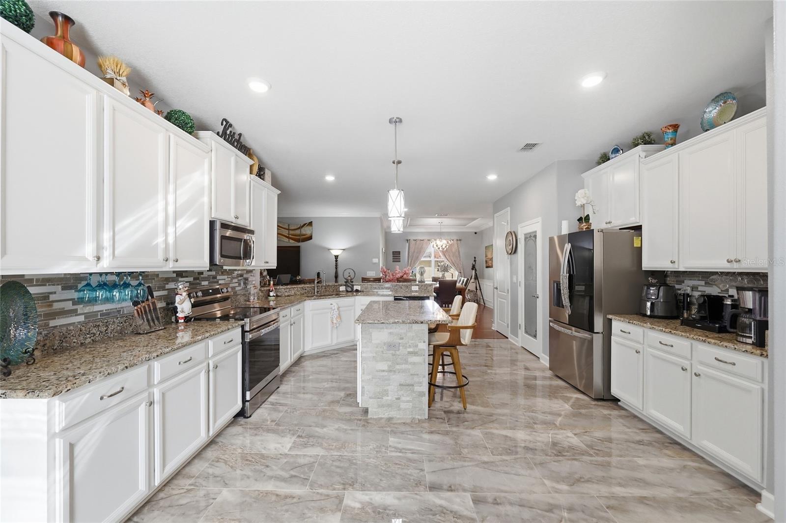 Image 4 of 32 For 4020 Carteret Drive