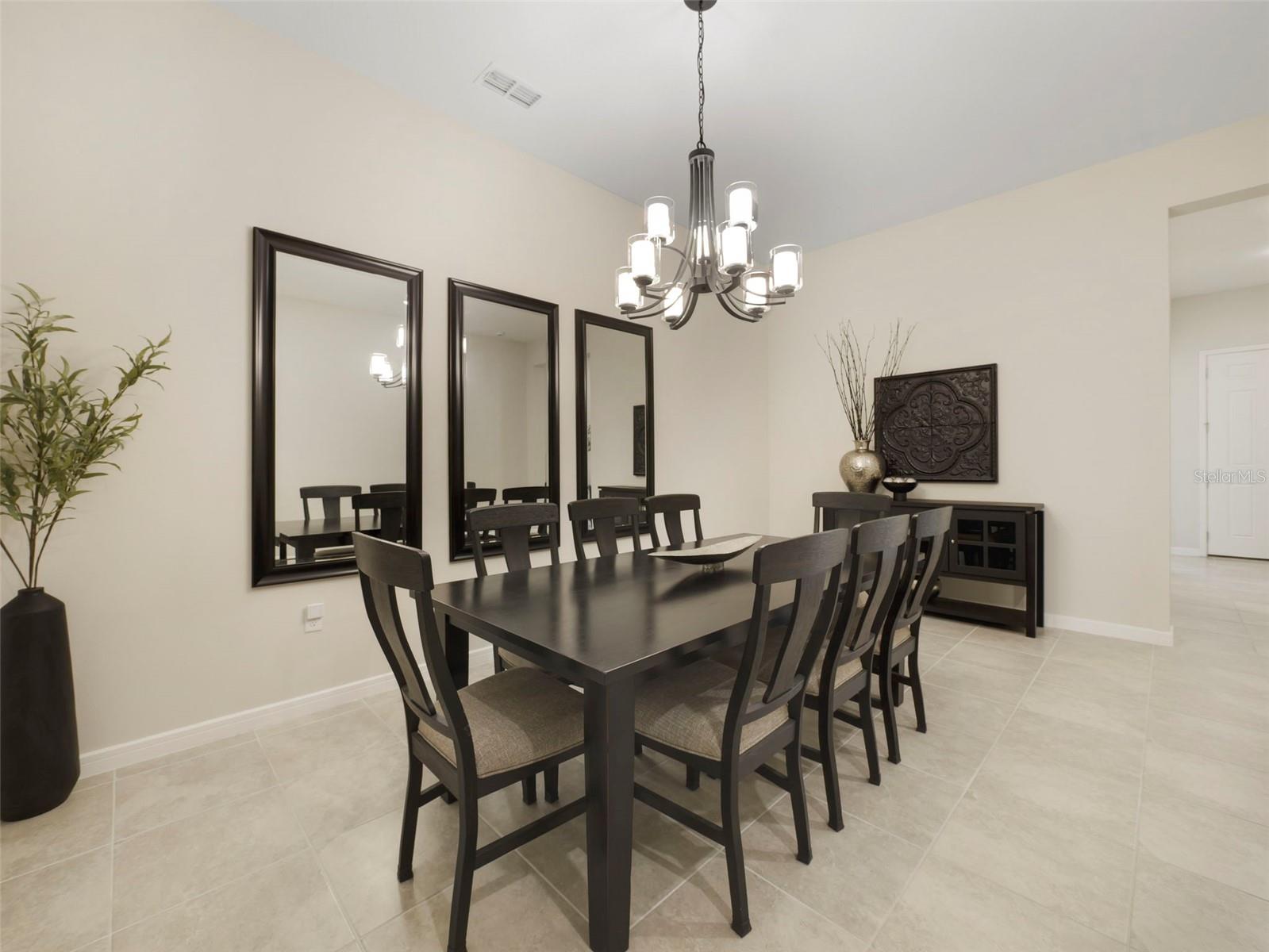 Image 4 of 27 For 906 Savannah Palms Boulevard