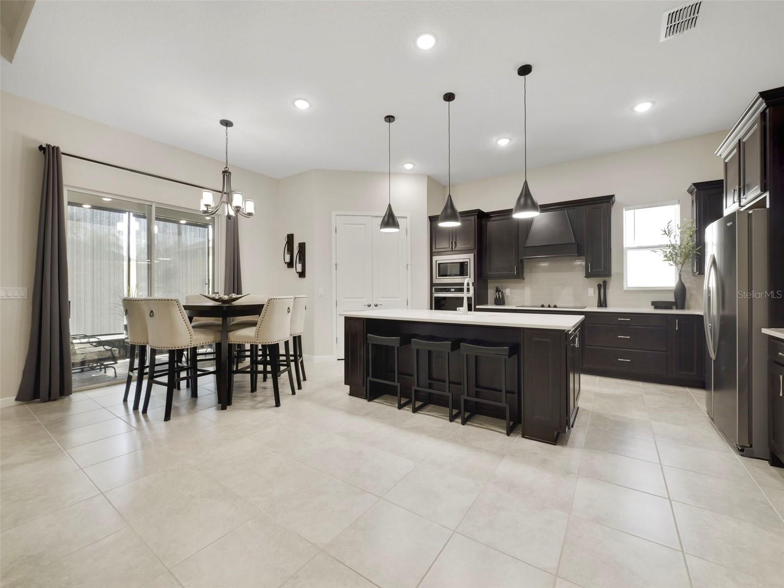 Image 8 of 27 For 906 Savannah Palms Boulevard