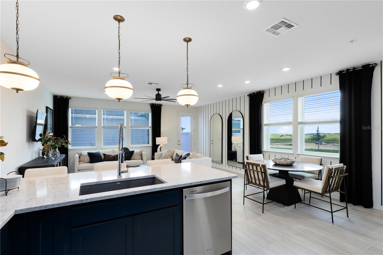 Image 7 of 35 For 10118 Hadley Street