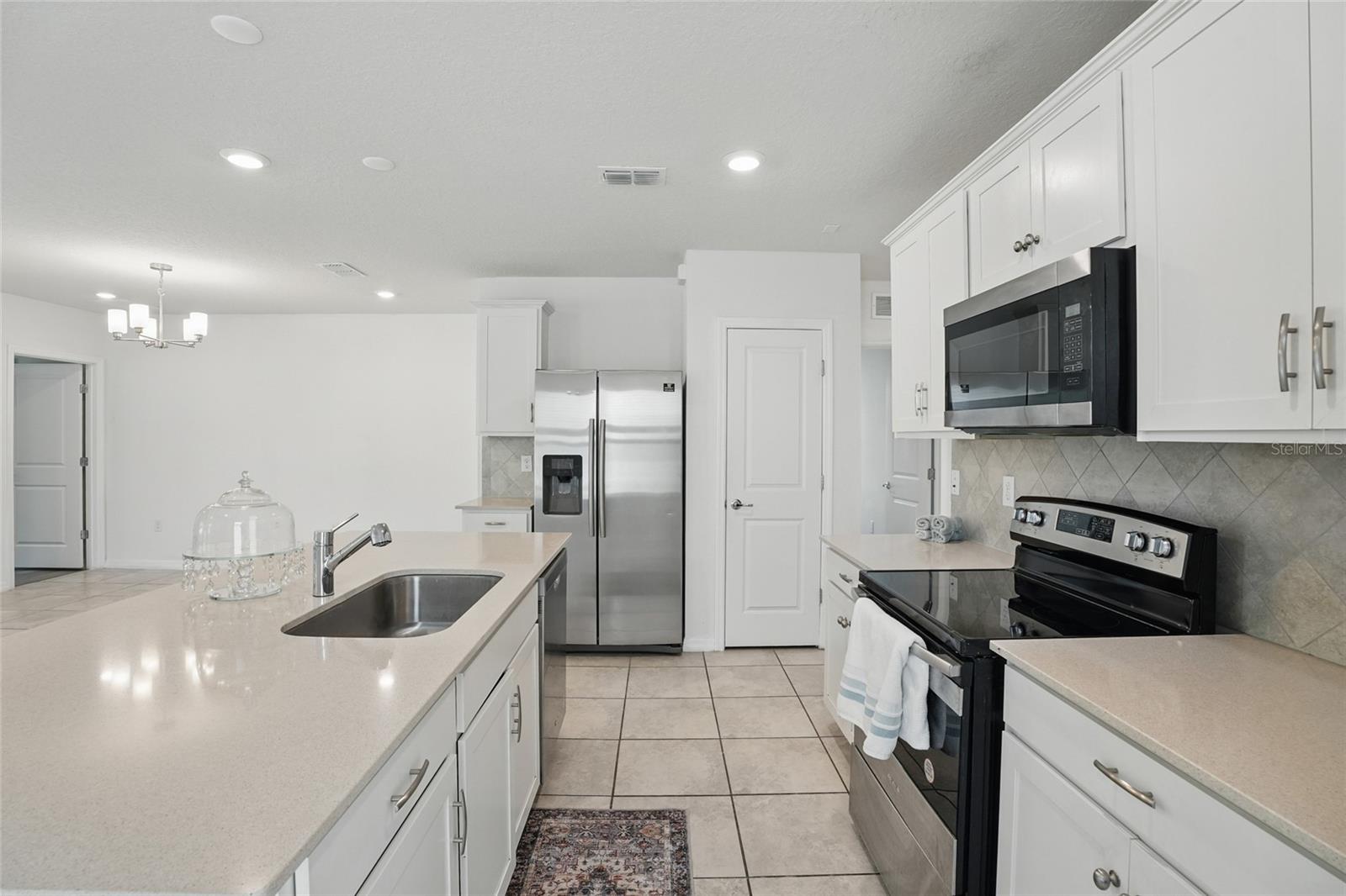 Image 14 of 69 For 5079 Royal Point Avenue