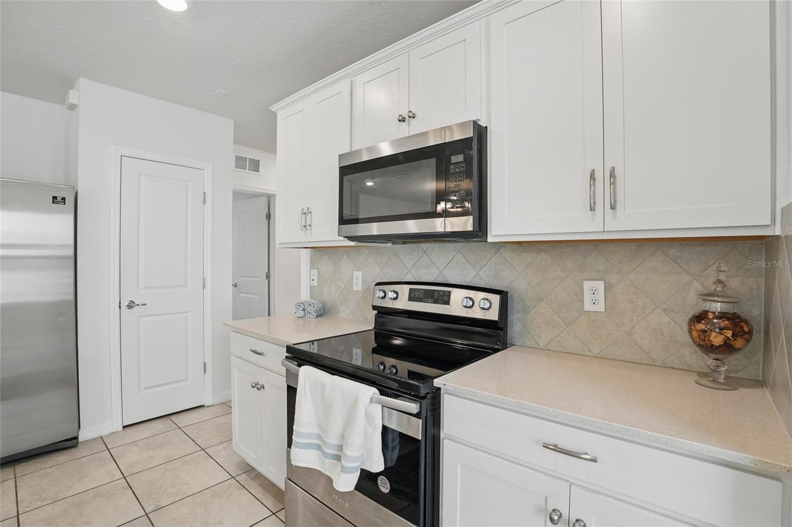 Image 15 of 69 For 5079 Royal Point Avenue