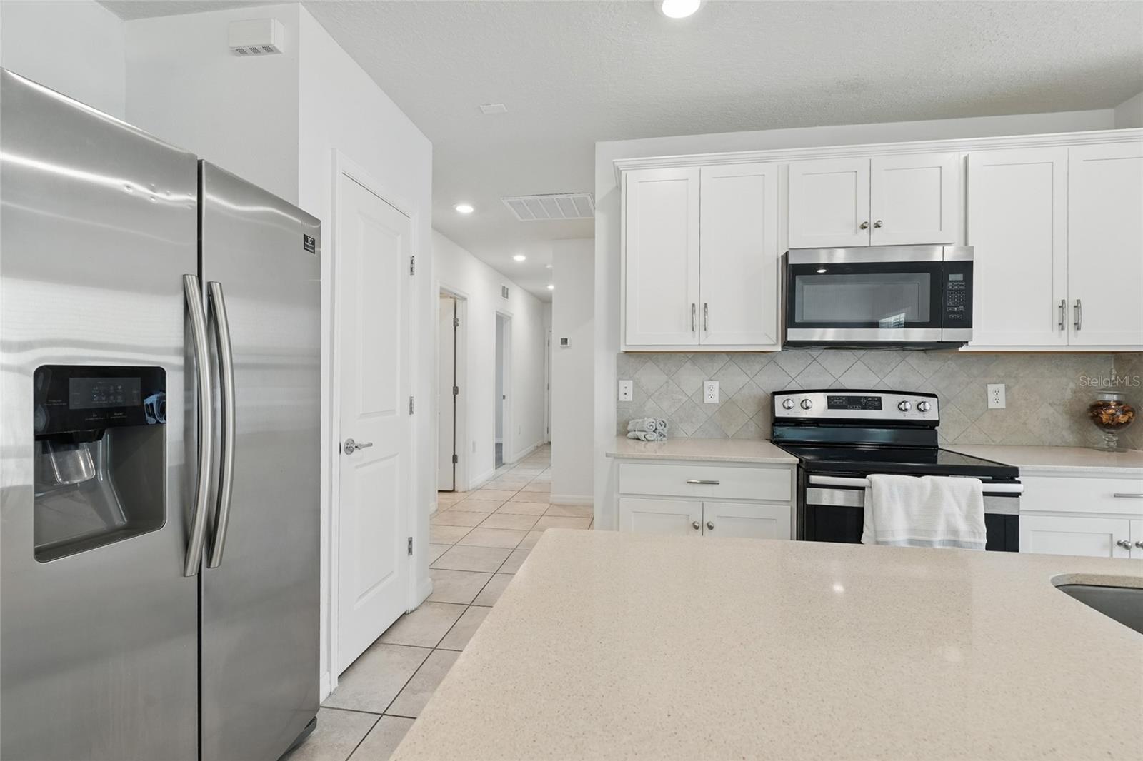 Image 17 of 69 For 5079 Royal Point Avenue