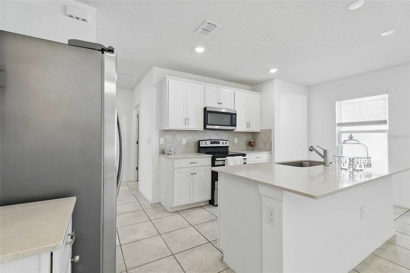 Image 18 of 69 For 5079 Royal Point Avenue