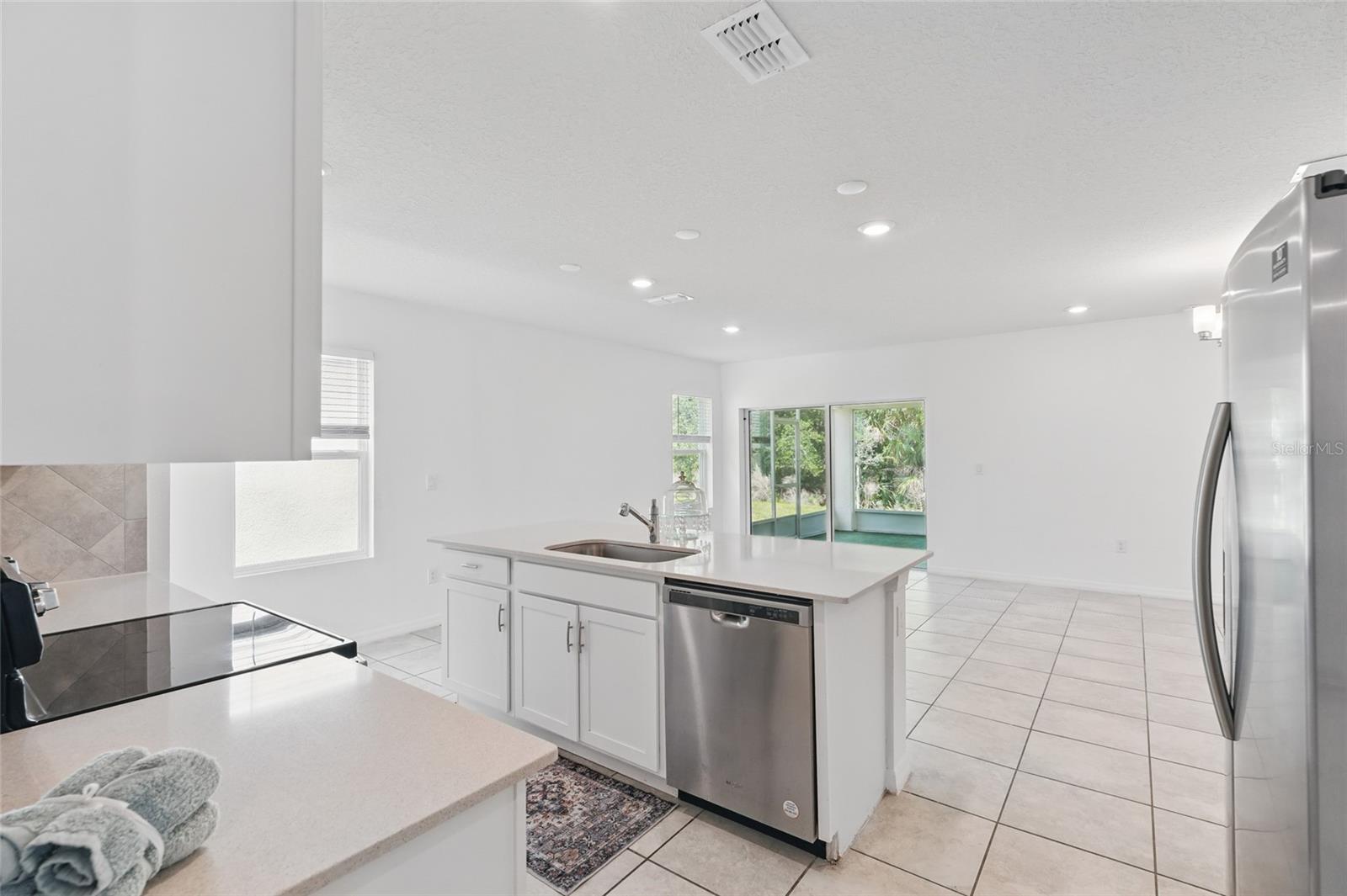 Image 19 of 69 For 5079 Royal Point Avenue