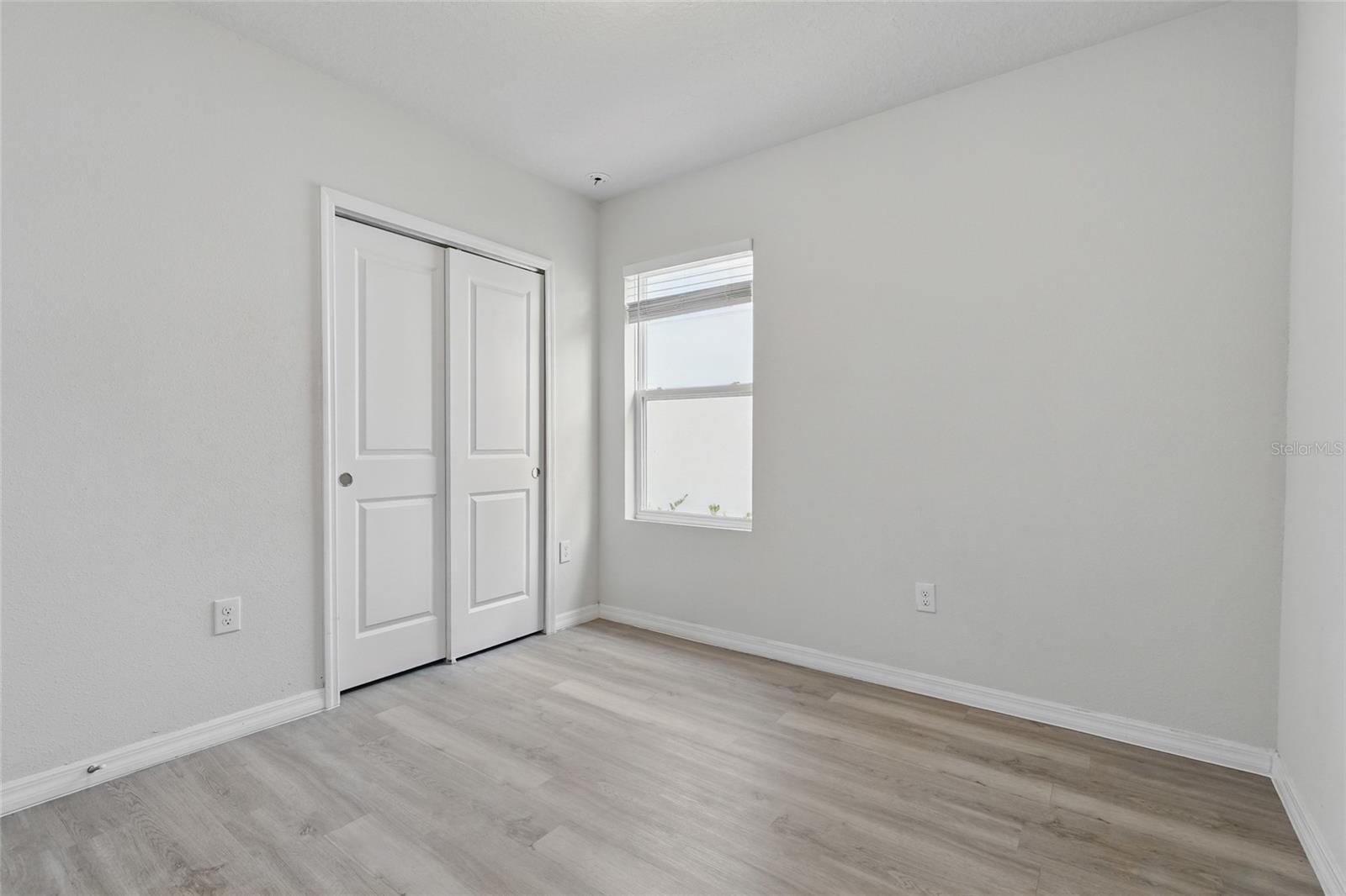 Image 38 of 69 For 5079 Royal Point Avenue