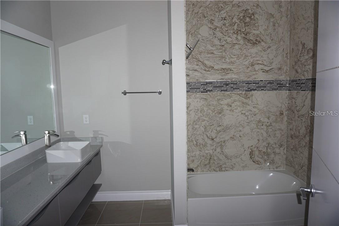 Image 10 of 31 For 1908 Greenbriar Terrace