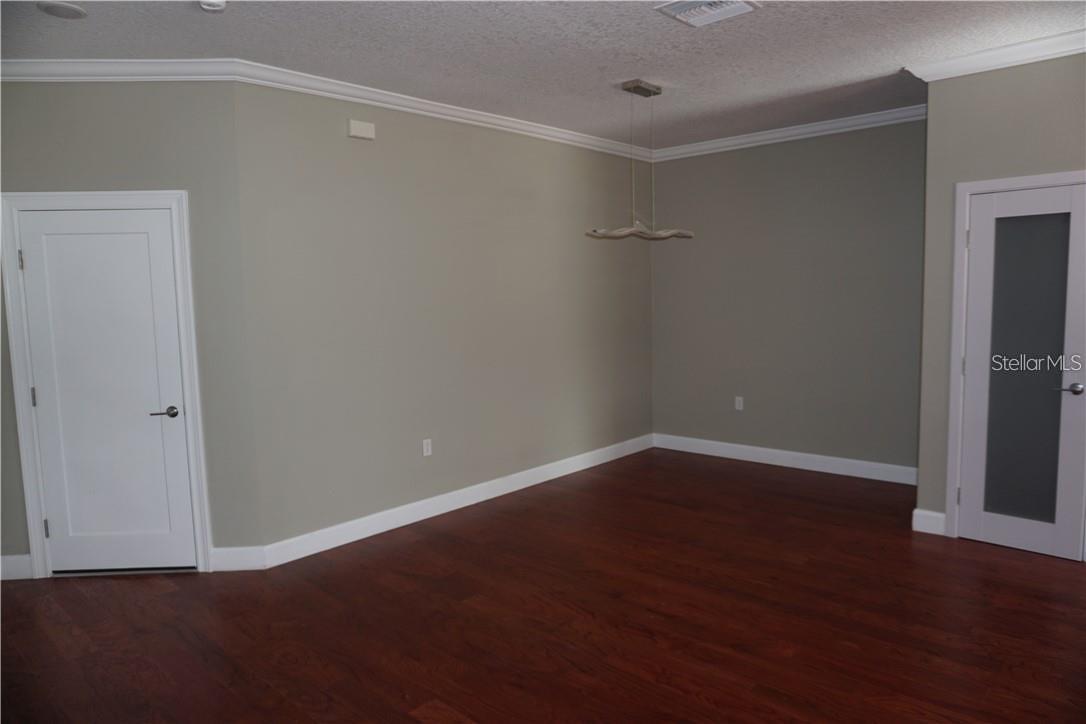 Image 20 of 31 For 1908 Greenbriar Terrace