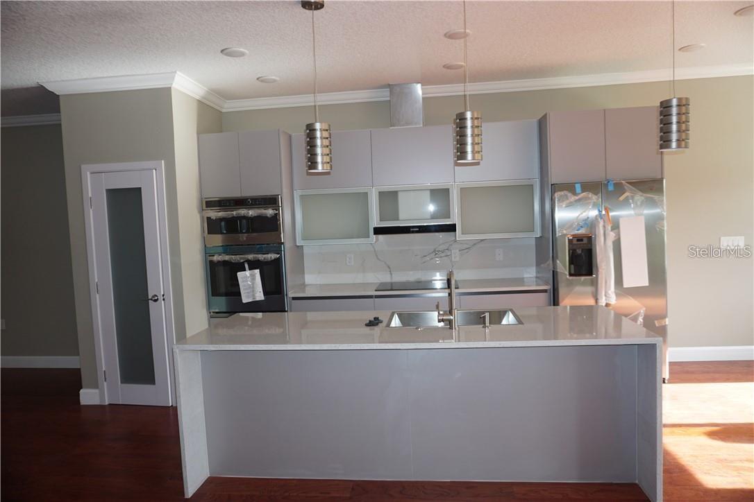 Image 4 of 31 For 1908 Greenbriar Terrace