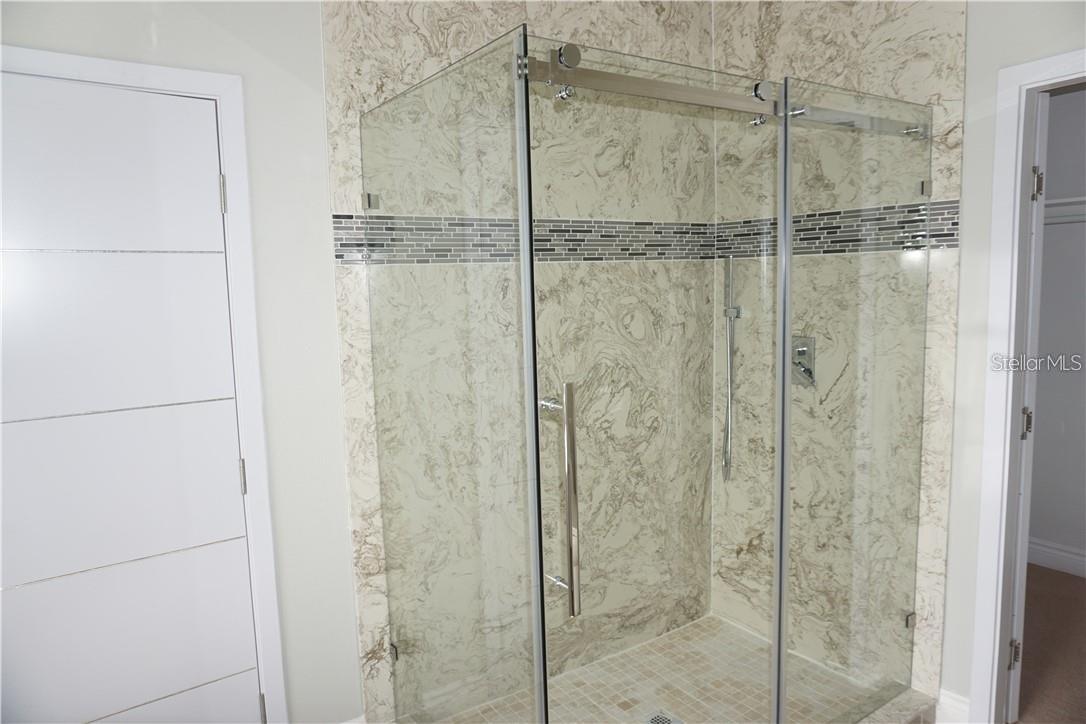 Image 6 of 31 For 1908 Greenbriar Terrace