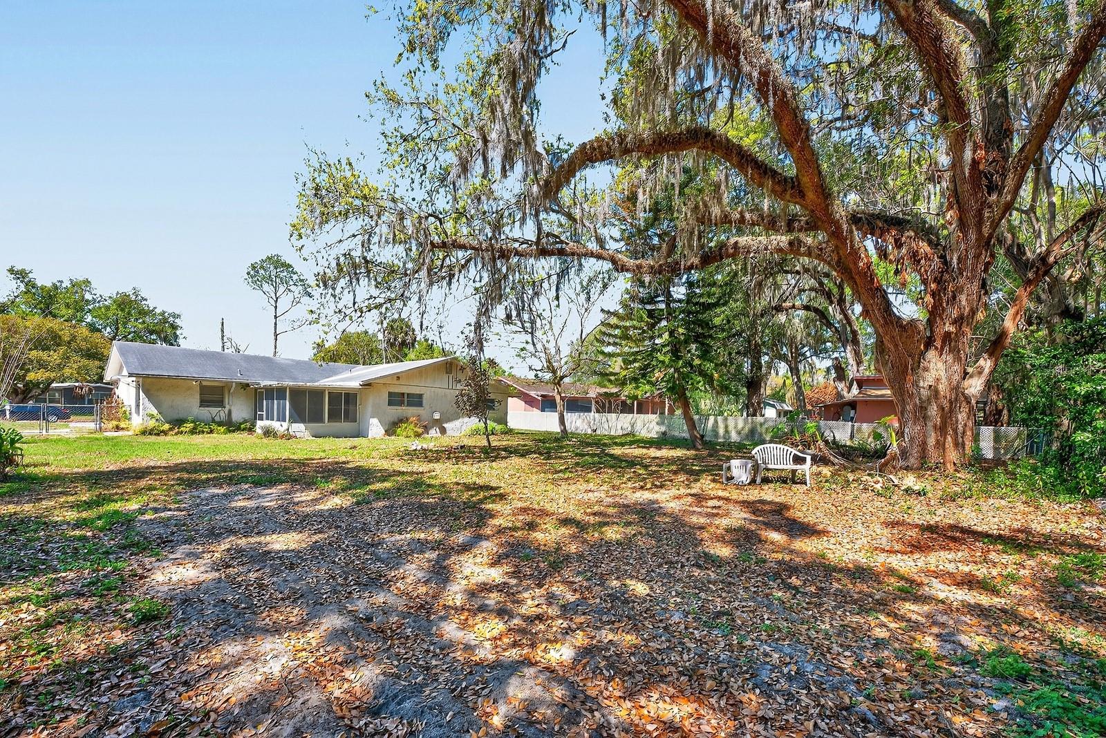 Image 19 of 25 For 2445 Bay Avenue