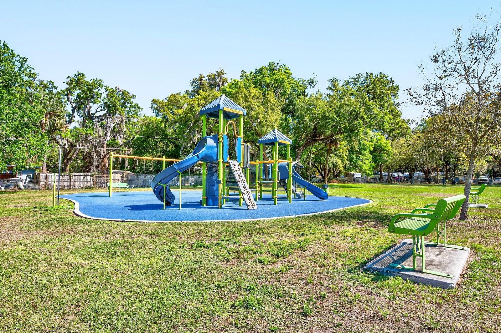 Image 24 of 25 For 2445 Bay Avenue