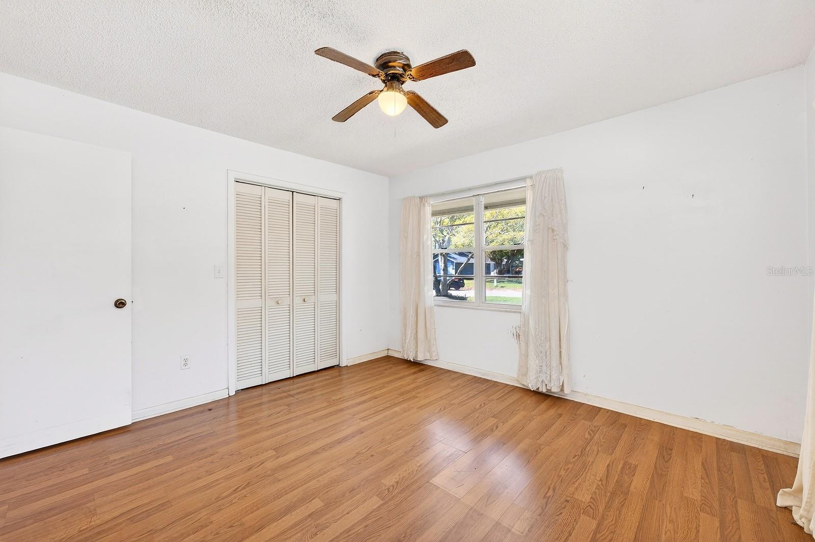 Image 9 of 25 For 2445 Bay Avenue