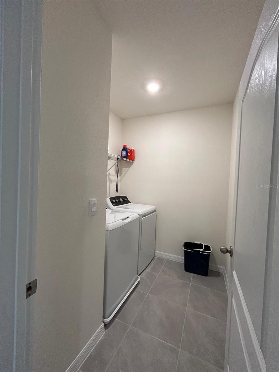 Image 23 of 33 For 3841 Royal Azalea Way