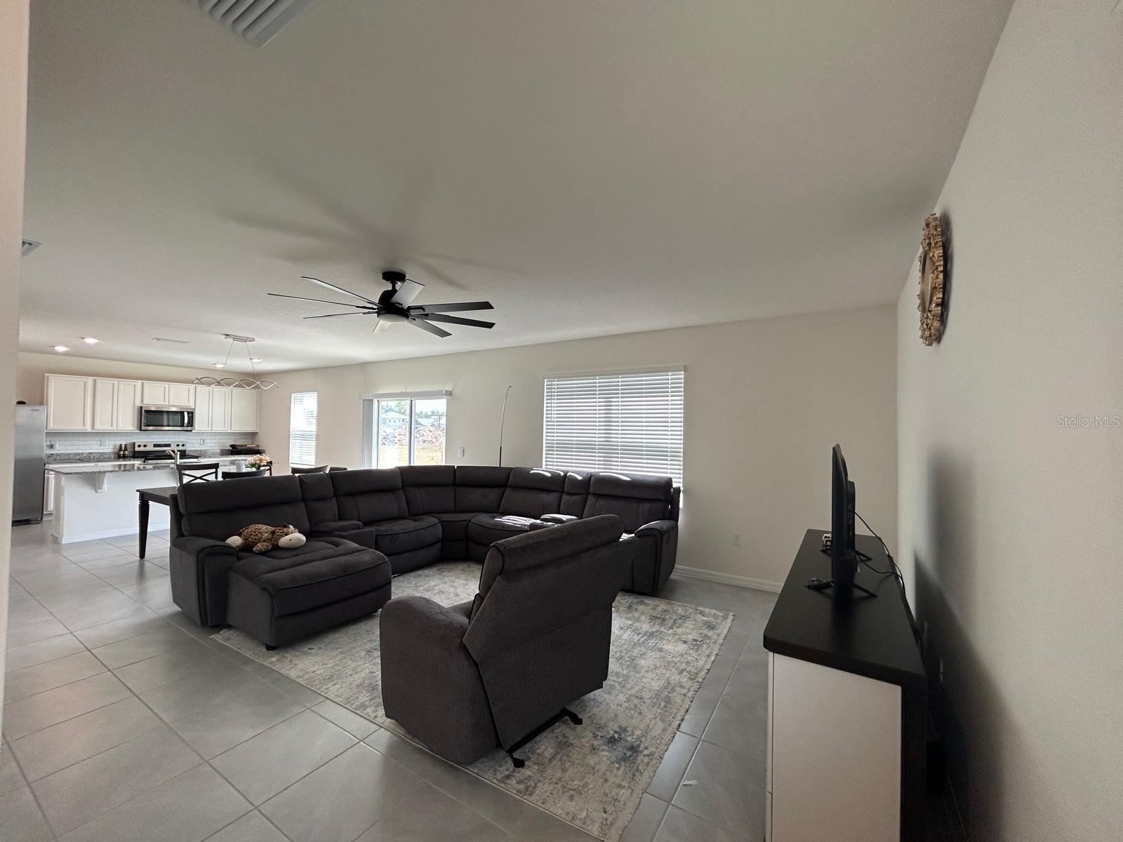 Image 7 of 33 For 3841 Royal Azalea Way