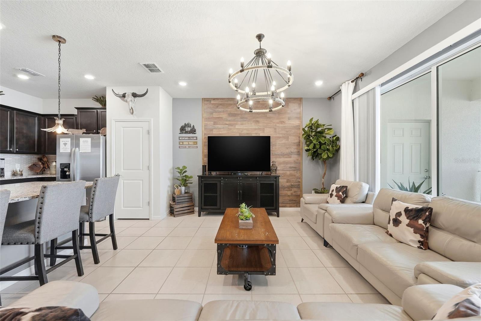 Image 11 of 43 For 626 Jasmine Ln