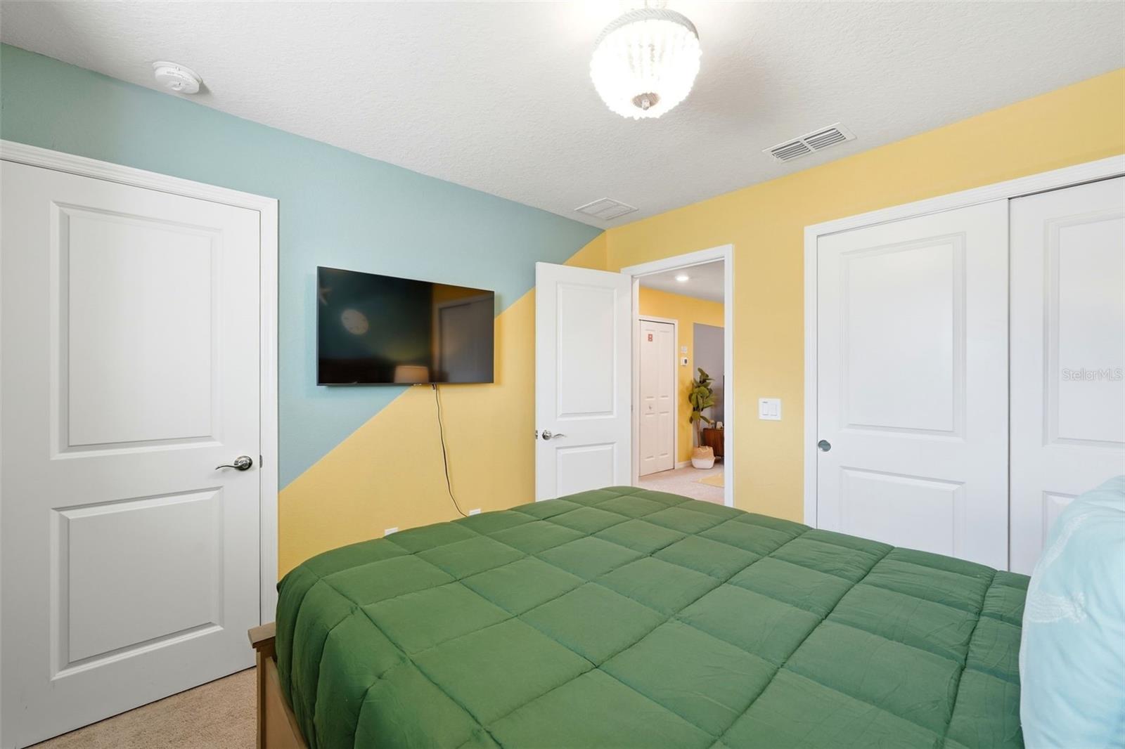 Image 23 of 43 For 626 Jasmine Ln