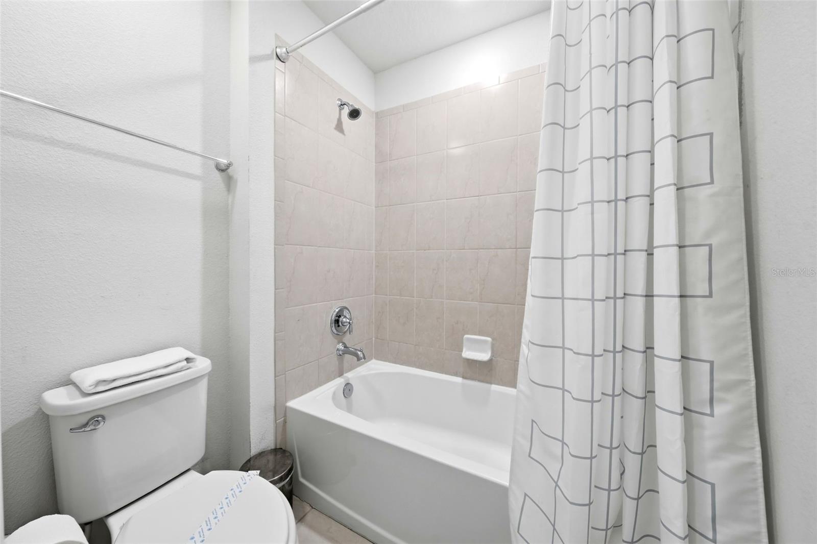 Image 27 of 43 For 626 Jasmine Ln