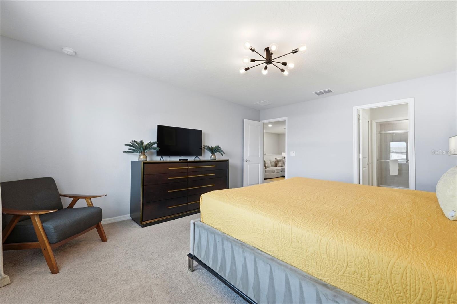 Image 29 of 43 For 626 Jasmine Ln