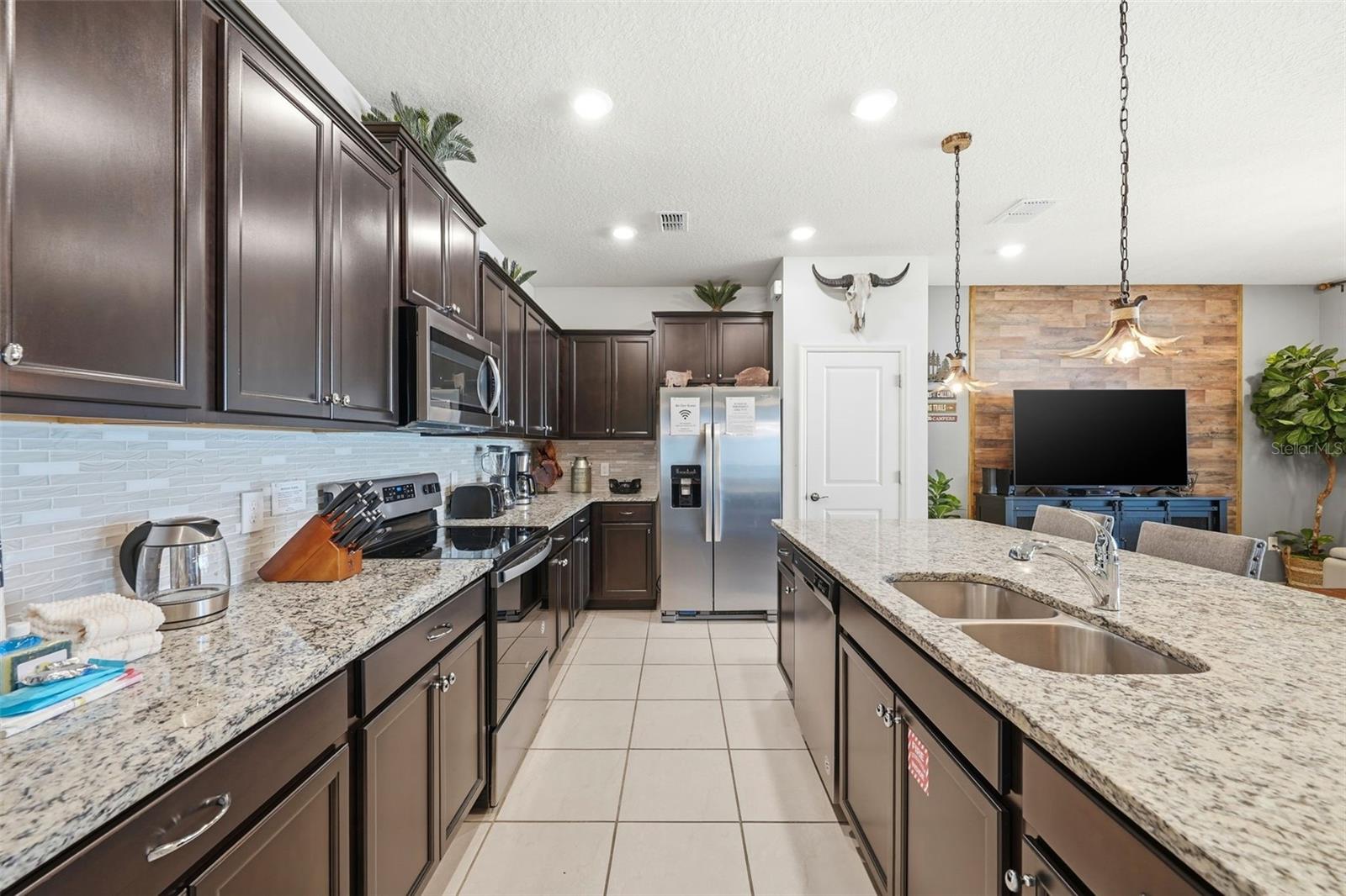 Image 4 of 43 For 626 Jasmine Ln