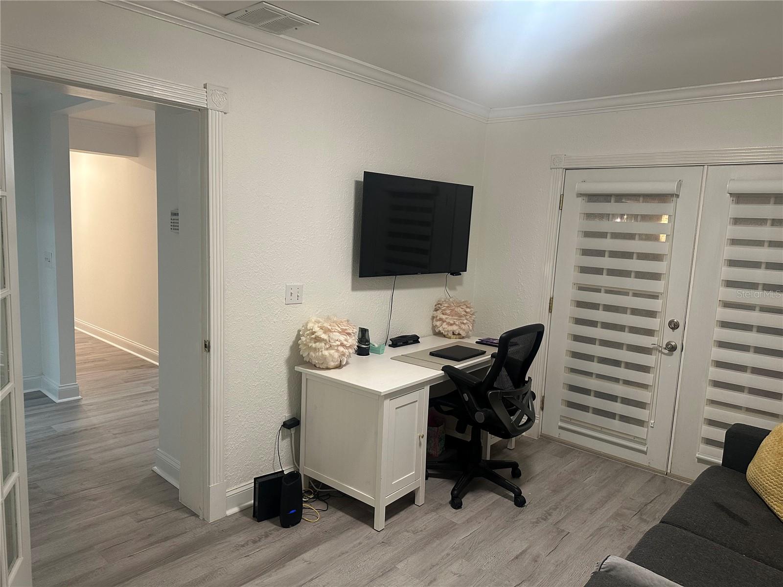 Image 24 of 37 For 220 Reading Way