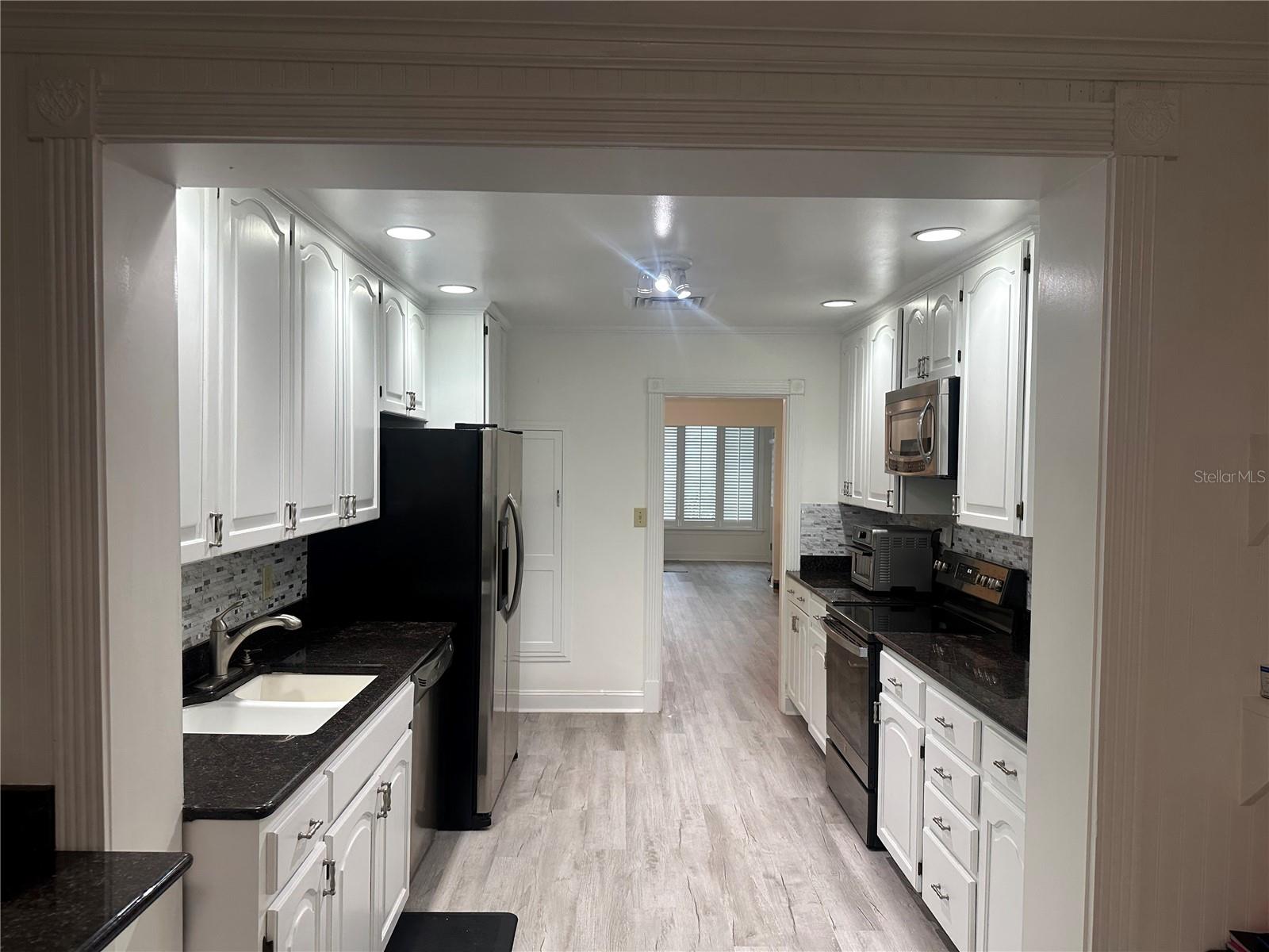 Image 6 of 37 For 220 Reading Way