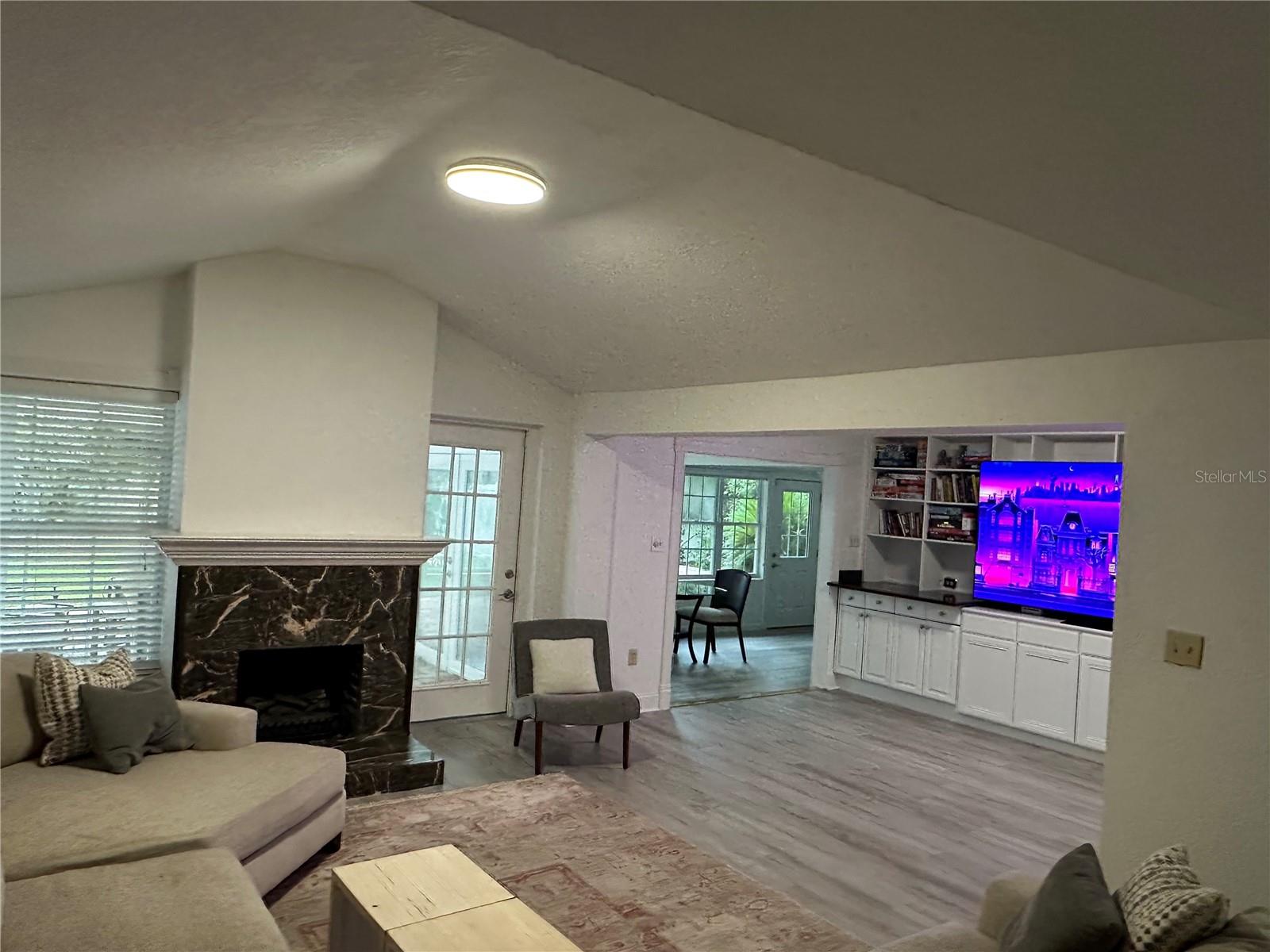 Image 9 of 37 For 220 Reading Way