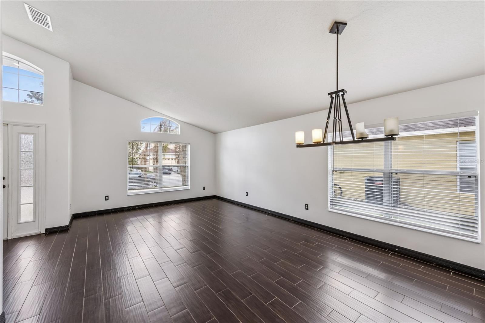 Image 5 of 39 For 1045 Willow Branch Drive