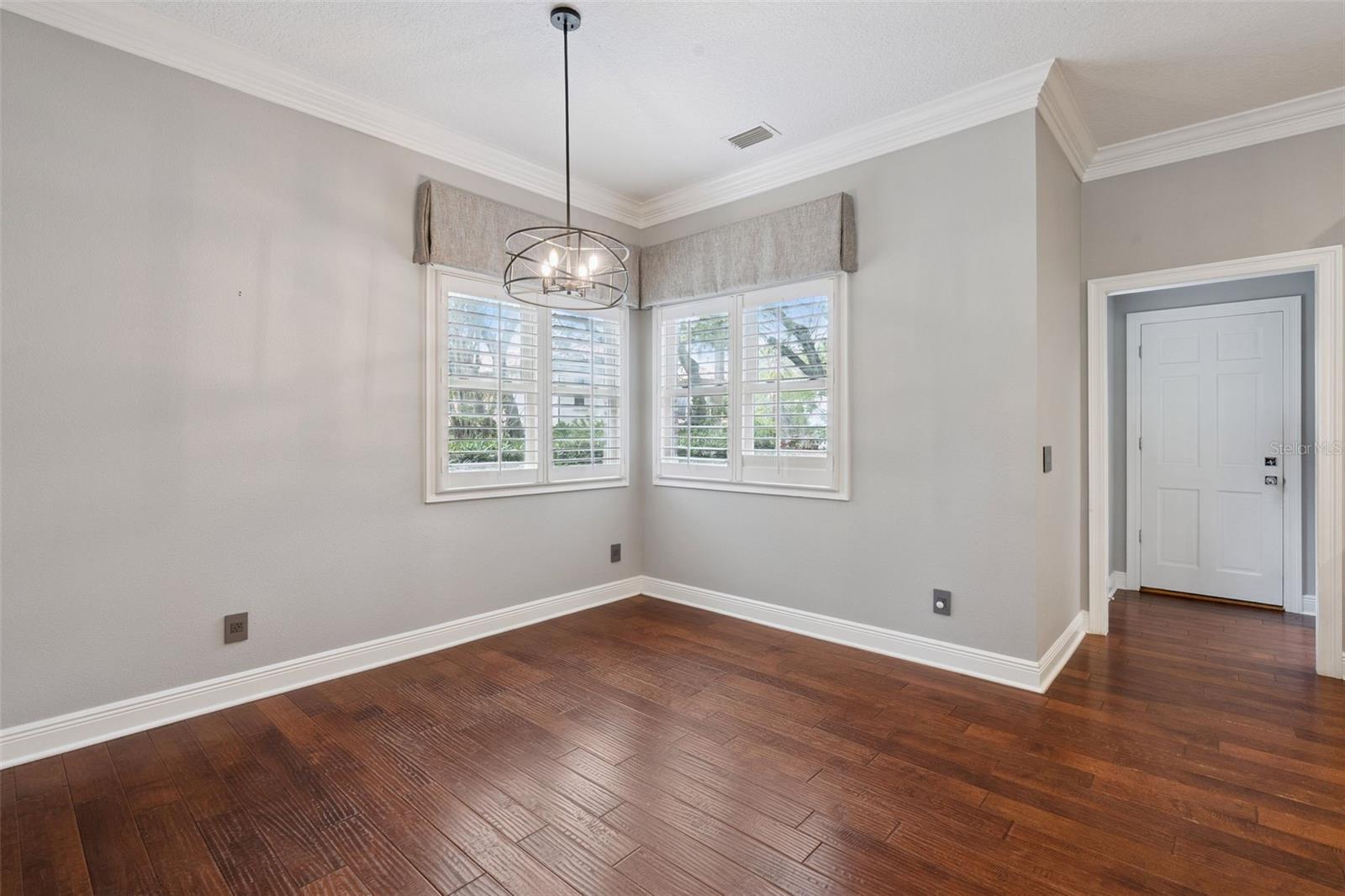 Image 17 of 78 For 5001 Latrobe Drive