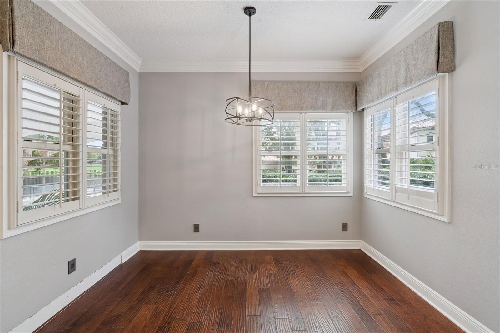 Image 18 of 78 For 5001 Latrobe Drive